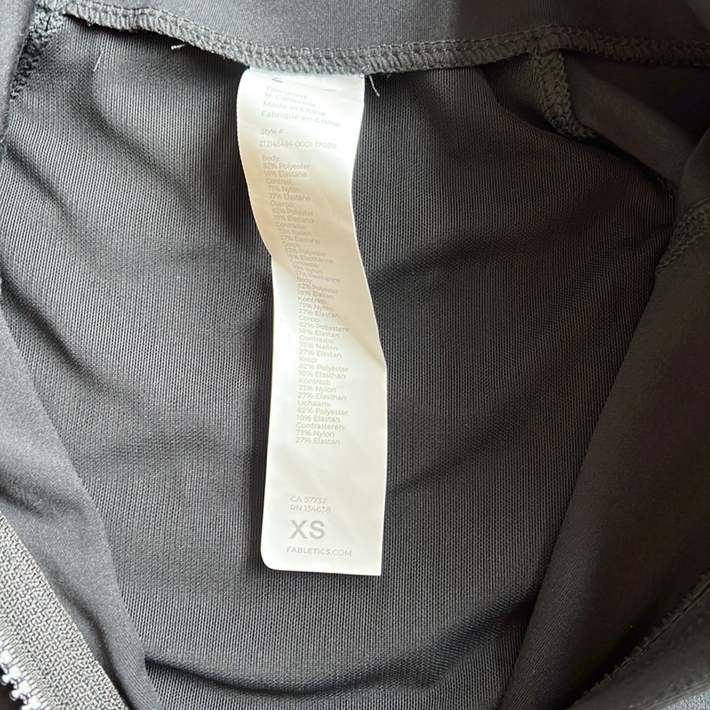 Black Fabletics Trinity Performance Jacket.  In perfect condition. Very soft - Picture 4 of 6